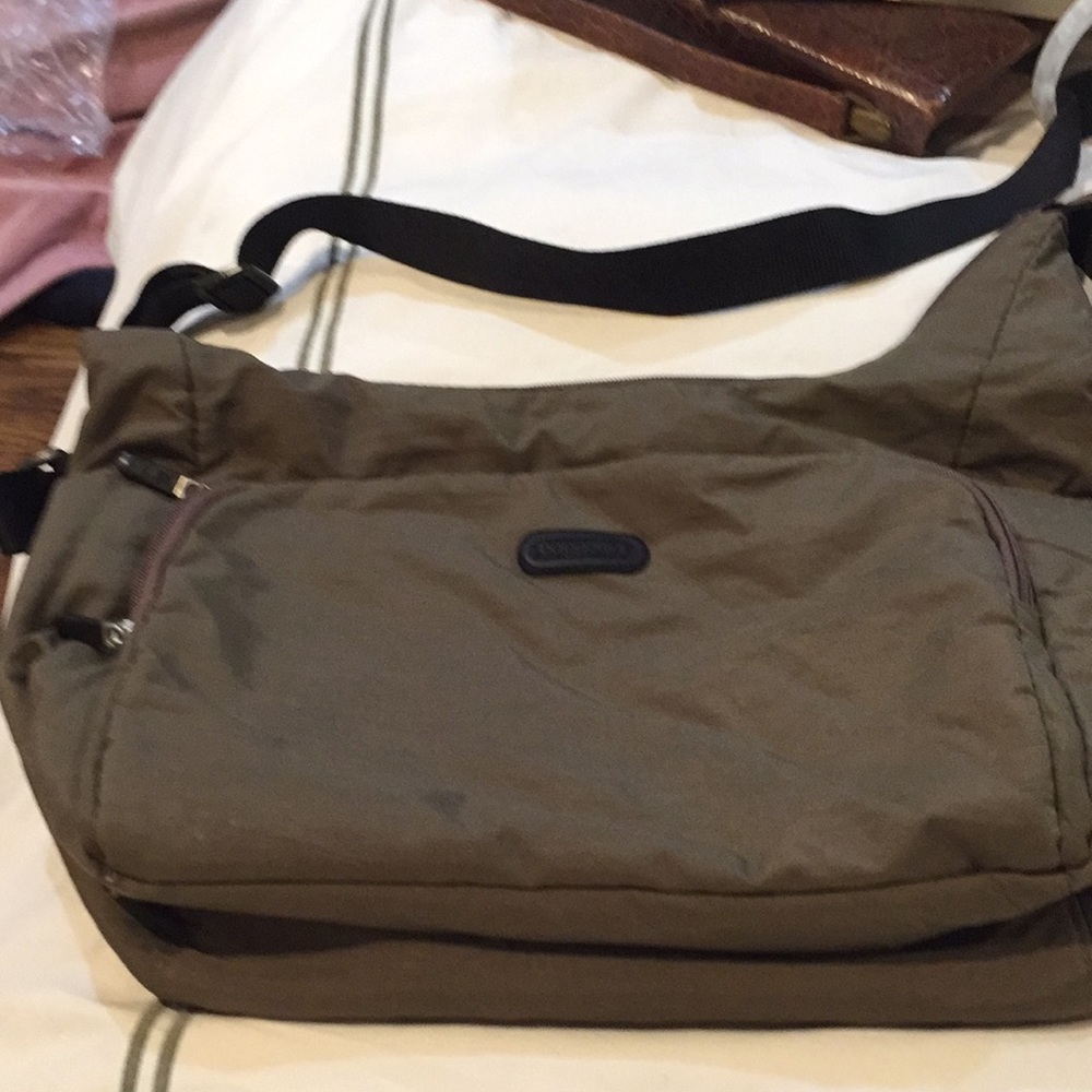 Bagallini purse cross body